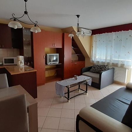 Elizabet Apartman A Belvarosban Szarvas Exterior photo